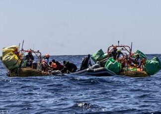 Migranti, “almeno 50 morti in naufragio su gommone partito da Libia”