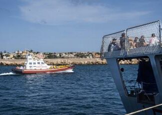 Migranti, naufragio davanti coste Lampedusa: dispersa bimba di 15 mesi