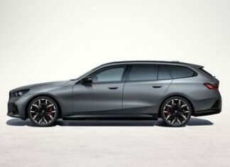 Nuova BMW i5 M60 Touring: anteprima nazionale a Milano