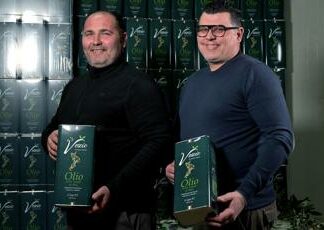 Olearia Lametina Vescio: “Delicato e ideale per l’uso in cucina, così portiamo l’olio della Carolea sulle tavole degli italiani”