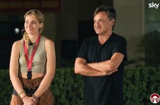 Pechino Express 2024, I Caressa vincono seconda tappa: prima eliminazione