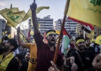 Pioggia di razzi su Israele dal Libano. Hamas: “Netanyahu ostacolo a qualsiasi intesa”