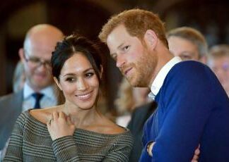 Royal Family e la foto ritoccata, “gaffe di Kate occasione d’oro per Harry e Meghan”