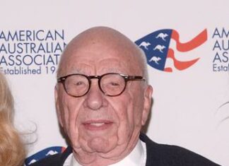 Rupert Murdoch si sposa a 93 anni, è il quinto matrimonio