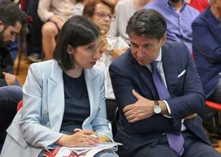 Sondaggi politici, effetto Sardegna: cala FdI, Pd e M5S più vicini