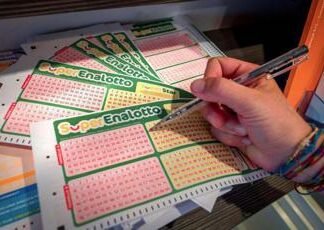 Superenalotto, numeri combinazione vincente oggi 22 marzo