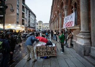 Università occupate, in rete 2 italiani su 3 contrari: la ricerca