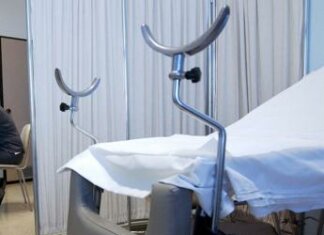 Aborto, la denuncia ad Aosta: “Donne costrette ad ascoltare battito del feto dai volontari”