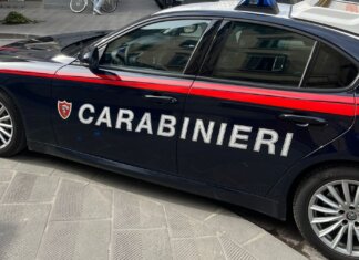 Picchiata e sequestrata, riesce a fuggire. Arrestato fidanzato carabinieri