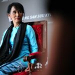 Aung San Suu Kyi esce dal carcere, trasferita agli arresti domiciliari