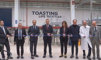Campari, Lollobrigida inaugura nuova linea Aperol