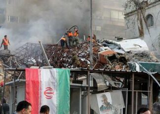 Damasco, bombe Israele vicino ambasciata Iran. Teheran: “Risposta sarà dura”