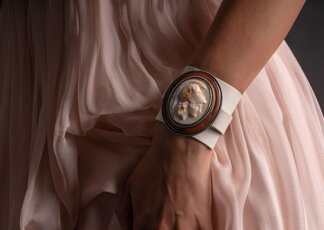Dare “vita nuova” all’antico, farlo rinascere e conferirgli contemporaneità: è il progetto di Anna Porcu