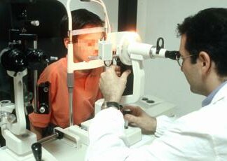 Difetti occhi bimbi non diagnosticati in 20% casi, arriva guida per genitori