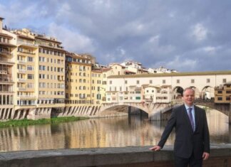 Schmidt candidato sindaco Firenze: “Centrodestra mi sostenga” Schmidt candidato sindaco Firenze: "Centrodestra mi sostenga"