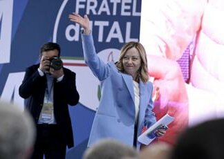 Elezioni europee, social promuovono candidatura Giorgia Meloni: sì per il 60%