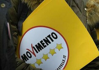 Europee, nel M5S scoppia il caso esclusi. Melone: “Chiesto passo indietro a me e Mandoi”