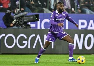 Fiorentina-Genoa 1-1, Ikoné risponde a Gudmundsson