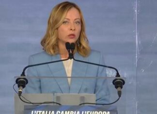 Fratelli d’Italia, Meloni da Pescara: “Insieme per scelta, si vede da risultati”