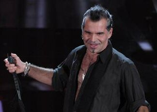 Il ritorno di Piero Pelù: “Nuove canzoni dopo shock acustico e depressione”