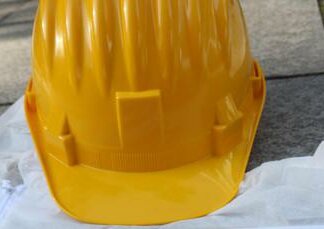 Incidente sul lavoro, operaio muore folgorato in un cantiere a Taranto