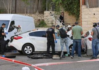 Israele, auto contro pedoni a Gerusalemme: il video dell’attacco