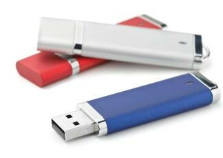 Marketing offline: come e perché personalizzare le chiavette usb con il logo aziendale