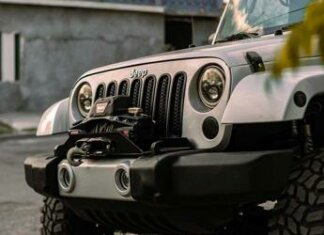 Mercato auto: in Europa crollano le immatricolazioni di auto elettriche