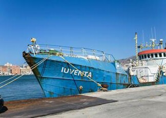 Nave Iuventa, dopo 7 anni tutti prosciolti: non c’era nessun favoreggiamento dell’immigrazione
