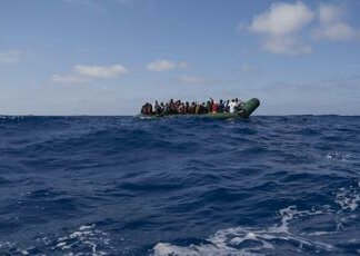 Notte di sbarchi a Lampedusa, arrivati 333 migranti