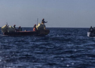 Ocean Viking in arrivo a Livorno, soccorsi 55 migranti Ocean Viking in arrivo a Livorno, soccorsi 55 migranti