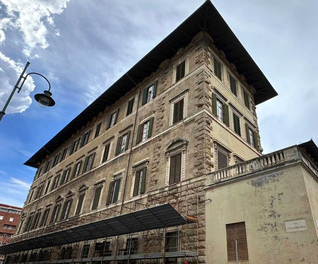 Sgomberato Palazzo Maurogordato a Livorno, operazione pacifica