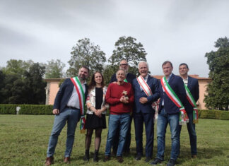 Pegaso d’Oro a Roberto Vecchioni: “Per me vale il Nobel” Pegaso d'Oro a Roberto Vecchioni: "Per me vale il Nobel"