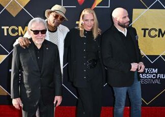Pulp Fiction, il cast si riunisce a Los Angeles per i 30 anni del film – FOTO