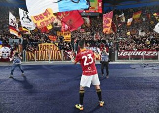 Roma-Lazio, Mancini e la bandiera: il video infiamma X