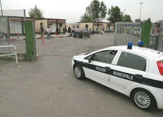 Roma, la denuncia di una 14enne: “Drogata e vessata nel campo nomadi”