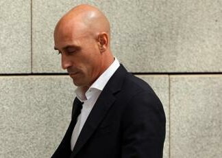 Rubiales torna in Spagna, arrestato dalla Guardia Civil in aeroporto