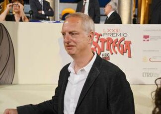 Scurati e il monologo sul 25 aprile cancellato, Patuanelli pubblica il testo
