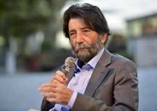 Ticket a Venezia, l’ira di Cacciari: “Folle e illegittimo, invito a non pagare”