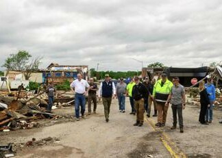 Tornado si abbatte sull’Oklahoma, almeno 4 morti tra cui un neonato – Video