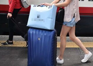 Turismo, Altroconsumo: con caro prezzi un terzo italiani viaggia di meno