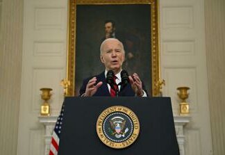 Ucraina, Biden: “Invio armi a Kiev inizierà nelle prossime ore”
