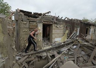 Ucraina, colpito hotel Mykolaiv. Russia: “Conquistato villaggio in oblast Donetsk”