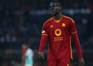 Udinese-Roma, malore per N’Dicka: partita sospesa