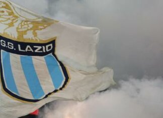 Ultras Lazio tentano assalto tifosi Juve all’Olimpico, cinghiate a poliziotto