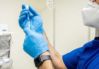 Vaccini, Vitale (UniPa): “250mila ricoveri per polmoniti l’anno, 70% tra over 65”