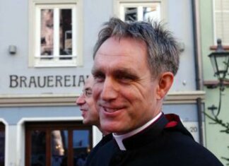 Vaticano, l’indiscrezione: “Padre Georg sarà nominato nunzio apostolico”