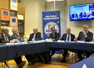 Elezioni europee 2024, sindaco Ghinelli firma manifesto PPE Elezioni europee 2024, sindaco Ghinelli firma manifesto PPE
