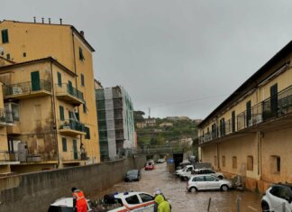 Nubifragio all’Isola d’Elba, allagamenti e frane a Rio Marina Nubifragio all'Isola d'Elba, allagamenti e frane a Rio Marina