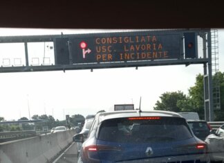 Tamponamento tra tir in Fi-Pi-Li, grave camionista Tamponamento tra tir in Fi-Pi-Li, grave camionista